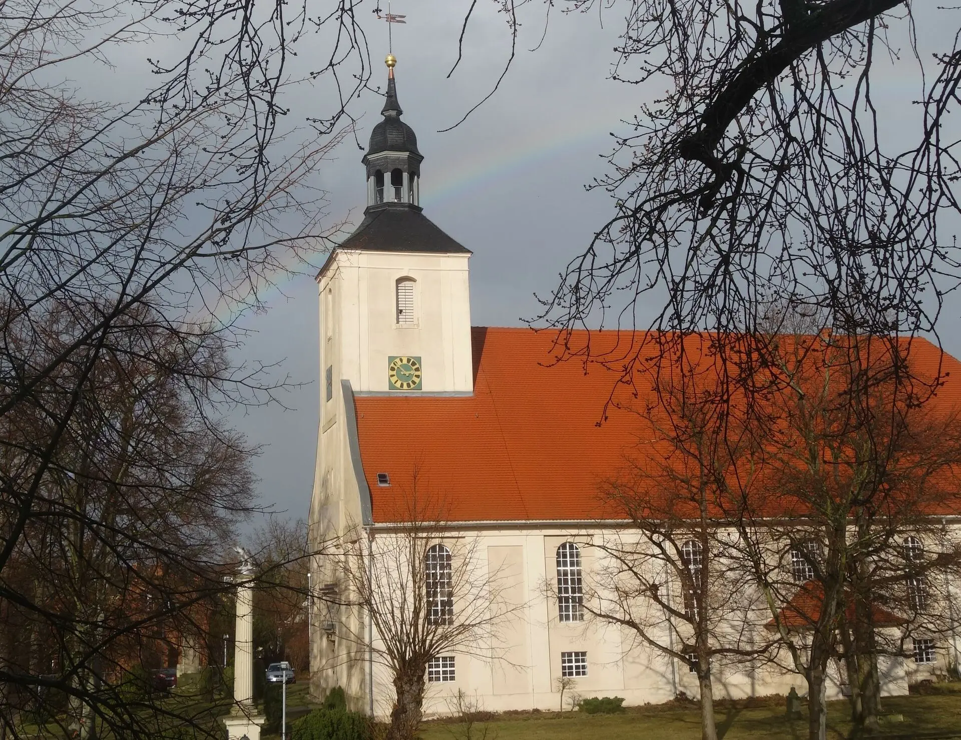 Unsere Kirche ist täglich in der Zeit von 10 bis 18 Uhr
für Besucher geöffnet und lädt zur persönlichen Andacht ein.